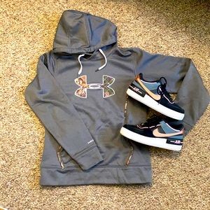 Under Armour Sweatshirt